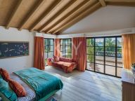 Villa for sale in Aloha, Nueva Andalucia