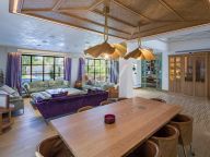 Villa for sale in Aloha, Nueva Andalucia