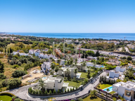 Villa en venta en Lomas del Virrey, Marbella Golden Mile