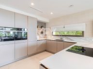 Villa en venta en Nueva Andalucia