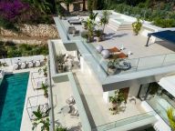Villa for sale in Elviria, Marbella East