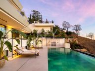 Villa for sale in Elviria, Marbella East