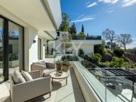 Villa for sale in Elviria, Marbella East