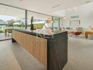 Villa for sale in Marbella Golden Mile