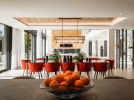 Вилла на продажу в Reyes y Reinas, Сотогранде