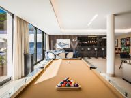 Вилла на продажу в Reyes y Reinas, Сотогранде