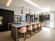 Вилла на продажу в Reyes y Reinas, Сотогранде