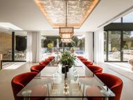 Вилла на продажу в Reyes y Reinas, Сотогранде