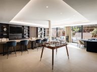 Вилла на продажу в Reyes y Reinas, Сотогранде