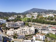 Villa for sale in Los Almendros, Benahavis