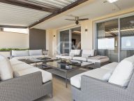 Villa for sale in Los Almendros, Benahavis