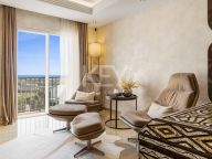 Villa for sale in Los Almendros, Benahavis