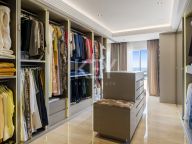 Villa for sale in Los Almendros, Benahavis