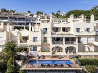 Villa for sale in Los Almendros, Benahavis