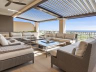 Villa for sale in Los Almendros, Benahavis
