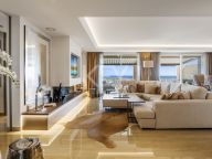 Villa for sale in Los Almendros, Benahavis