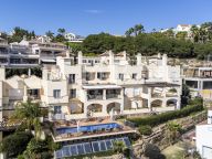 Villa for sale in Los Almendros, Benahavis