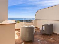 Villa for sale in Los Almendros, Benahavis