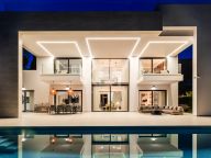 Villa for sale in Cascada de Camojan, Marbella Golden Mile