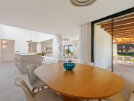 Villa for sale in El Rosario, Marbella East