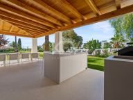 Villa for sale in El Rosario, Marbella East