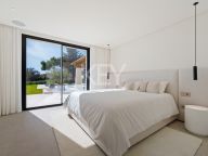 Villa for sale in El Rosario, Marbella East