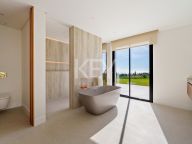 Villa for sale in El Rosario, Marbella East