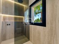 Villa for sale in El Rosario, Marbella East