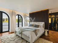 Villa for sale in Nueva Andalucia