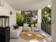 Villa for sale in Nueva Andalucia