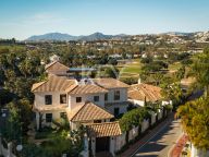 Villa for sale in Nueva Andalucia