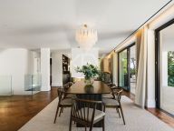 Villa for sale in Nueva Andalucia