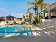 Villa for sale in Nueva Andalucia