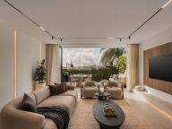 Adosado en venta en Aloha, Nueva Andalucia