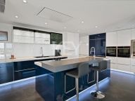 Villa for sale in Las Lomas de Nueva Andalucia, Nueva Andalucia