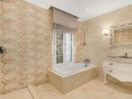 Вилла на продажу в Cascada de Camojan, Золотая Миля