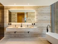 Villa for sale in El Madroñal, Benahavis