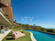 Villa for sale in El Madroñal, Benahavis