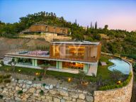 Villa for sale in El Madroñal, Benahavis