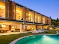 Villa for sale in El Madroñal, Benahavis