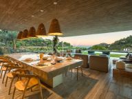 Villa for sale in El Madroñal, Benahavis