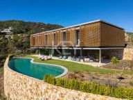 Villa for sale in El Madroñal, Benahavis