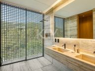 Villa for sale in El Madroñal, Benahavis