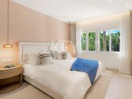 Villa for sale in Bahía del Velerín, Estepona