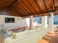 Villa for sale in Bahía del Velerín, Estepona