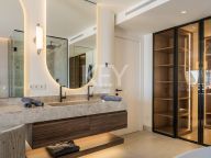 Villa for sale in Bahía del Velerín, Estepona