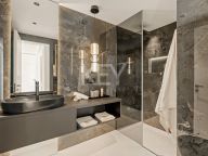 Villa for sale in Bahía del Velerín, Estepona