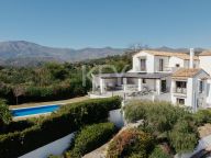 Villa for sale in Selwo, Estepona