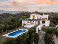Villa for sale in Selwo, Estepona