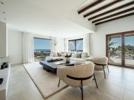 Villa for sale in Selwo, Estepona